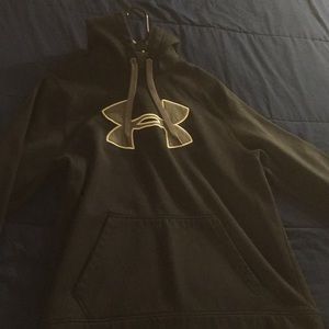 Black Under Armour hoodie
